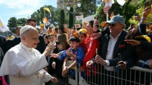 Papa em diálogo com os jovens: o que dá solidez à vida é o amor de Deus