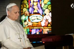 Leão XIV convida a rezar pelos sacerdotes em crise