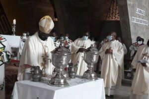 Renovação de promessas sacerdotais marca Missa Crismal nas dioceses de Angola
