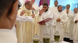 Bispo de Mindelo: O sacerdócio não se vive isoladamente