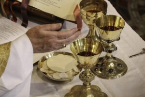 Eucaristia e lava-pés: o sacrifício e o serviço como uma só oferta