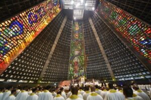 Cardeal Tempesta lança Carta Pastoral durante a Missa do Crisma