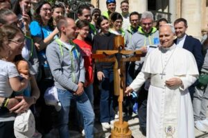 Papa com 4 mil estudantes da Arquidiocese de Milão e a Cruz dos Esportistas