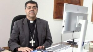 Dom Oriolo: O anseio pelo Divino em tempos de “prompts”