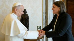 Reitora de universidade católica apresenta ao Papa projetos educativos na África