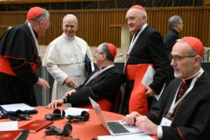 Papa envia carta aos cardeais em vista do próximo consistório