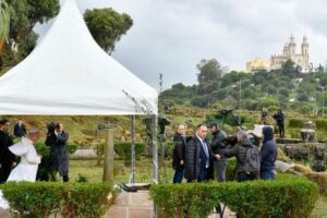 Nos passos de Agostinho, Papa em silêncio e oração entre as ruínas de Hipona