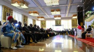 Papa em Camarões: “O mundo tem sede de paz, chega de guerras!”