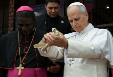 Papa: a paz deve prevalecer sobre os “senhores da guerra” que usam o nome de Deus