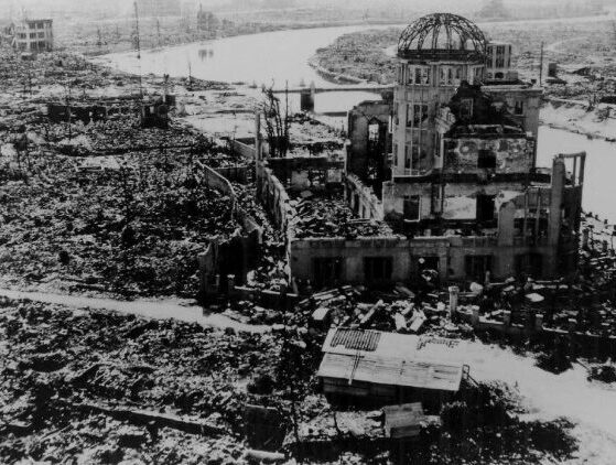 O Magistério dos Papas e a arma atômica