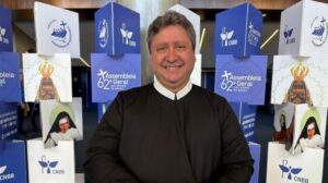 Padre Catalfo: temos uma nova geração que busca uma experiência de fé saudável