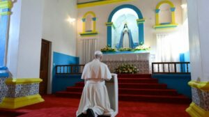 Em um minuto, as imagens do sétimo dia do Papa Leão na África
