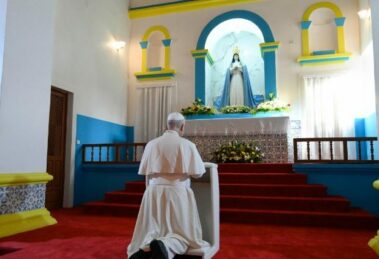 Em um minuto, as imagens do sétimo dia do Papa Leão na África