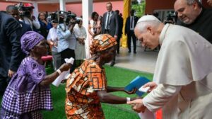 Papa: “Os idosos guardam a sabedoria de um povo”