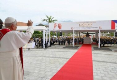 Papa: verdade não se fabrica, não se manipula, se acolhe e se busca com humildade