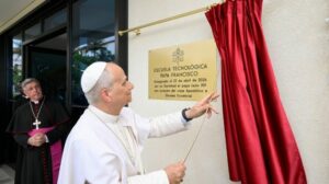 Em Mongomo, Leão XIV inaugura Escola Tecnológica “Papa Francisco” para jovens