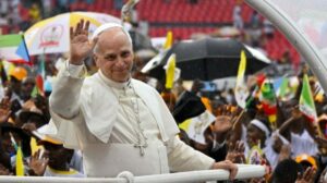 O Papa: a luz da caridade, cultivada nos lares e vivida na fé, pode transformar o mundo