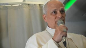 Papa: como pastor, não posso ser a favor da guerra; há muitos mortos inocentes