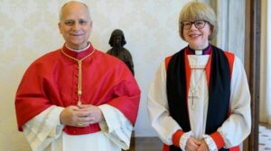 Papa à arcebispa de Cantuária: a unidade dos cristãos é testemunho de paz