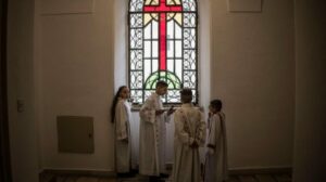 Terra Santa, do sinal da cruz vem a força e a esperança do cristão