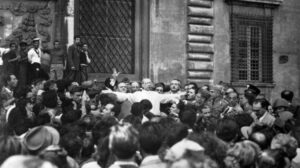 Quando Pacelli defendeu o cardeal Mundelein, que havia atacado Hitler