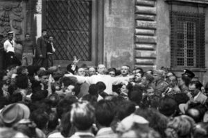 Quando Pacelli defendeu o cardeal Mundelein, que havia atacado Hitler