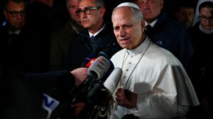 O Papa: a Igreja anuncia o Evangelho. Se alguém me criticar, que o faça com sinceridade