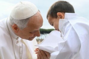 Papa: a Igreja não anuncia a si própria, mas aponta para a salvação em Cristo