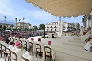 O Papa em Pompeia: Deus aplaque os ódios fratricidas e ilumine os líderes das nações