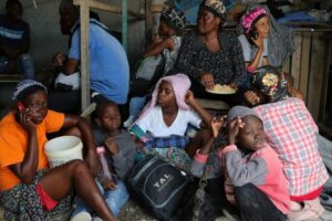 Haiti, dom Dumas: apelo-me ao mundo para que ajude meu povo ferido