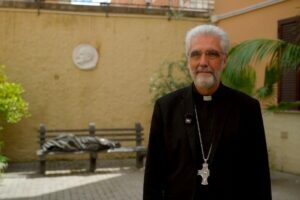 Esmoleiro do Papa: os pobres são a bússola para o caminho da Igreja
