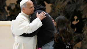 O Papa responde a um jovem “inquieto”: o tempo é um mestre e cura as feridas