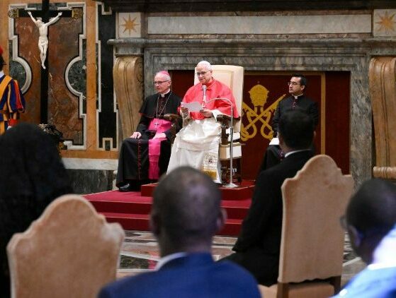 Papa: hoje se busca a paz com armas; é urgente fortalecer o diálogo e o multilateralismo