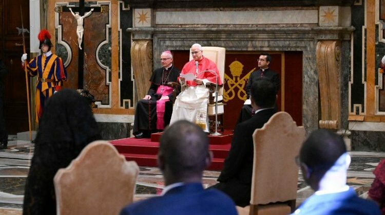 Papa: hoje se busca a paz com armas; é urgente fortalecer o diálogo e o multilateralismo