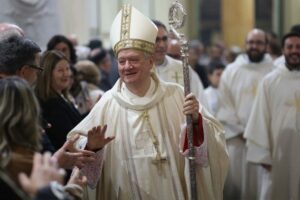 Bispo de Acerra: situação crítica existe, mas tirem o rótulo “Terra dos Fogos”