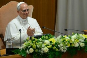 O Papa apresenta a Magnifica humanitas: “Desarmar a IA”