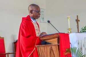 Moçambique – Missa de Pentecostes na Beira – 73 Confirmações