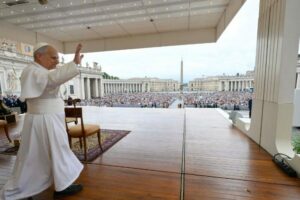 Papa: nas procissões de Corpus Christi, “um testemunho corajoso de fé”