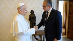 Papa Leão recebe o diretor-geral da UNESCO