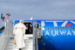 Papa Leão parte para a Espanha e inicia sua quarta viagem apostólica