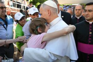 O sonho de Olga, uma jovem com deficiência: “abraçar o Papa”. Em Madri conseguiu