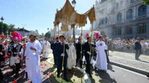 Papa: Cristo não permanece fechado no templo, mas caminha com o seu povo