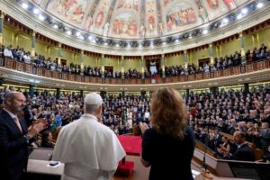 Presidente do Congresso espanhol: com o Papa pela paz e a dignidade humana