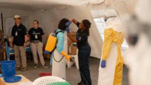 Médicos em greve na RDC: a OMS declara alerta máximo do Ebola