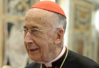 Morre o cardeal Camillo Ruini