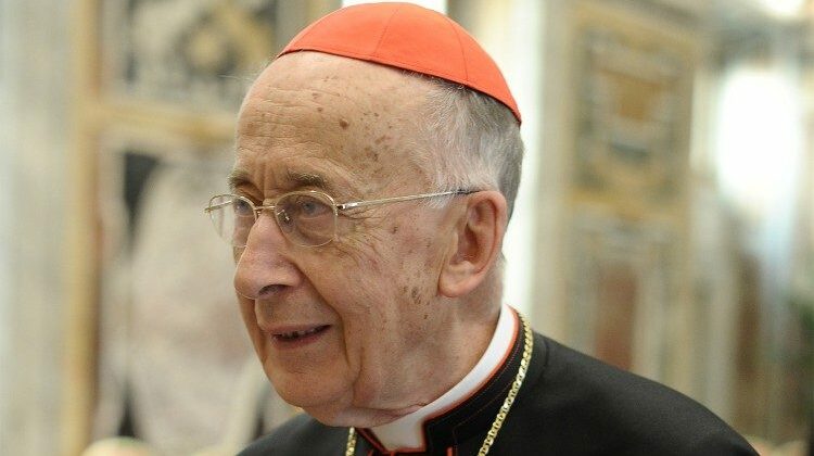 Morre o cardeal Camillo Ruini