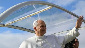 Papa a jornal italiano: fazer boa informação sem as fake news e as polarizações