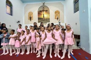 Projeto da diocese de Campos: aulas de balé para formar cidadania e amizade social