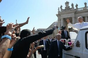 Papa: acolhida na Espanha revela necessidade de unidade sem ideologias