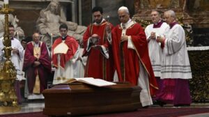 O Papa: cardeal Ruini, um pastor capaz de servir com humildade e responsabilidade